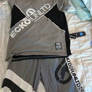 Ecko Unlimited Gray & Black Logo Tee and matching shorts set